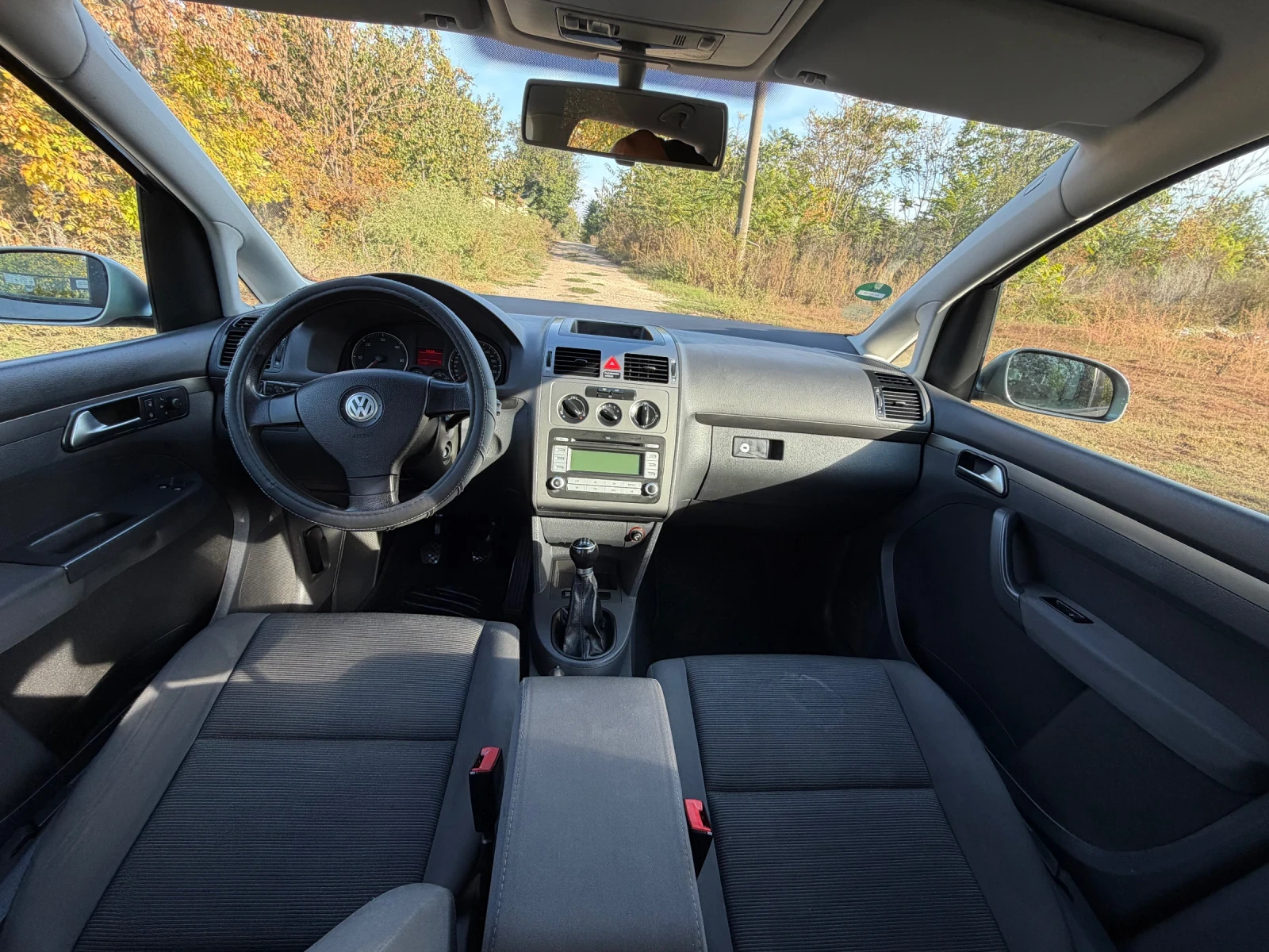 VW Touran, снимка 8 - Автомобили и джипове - 56690986