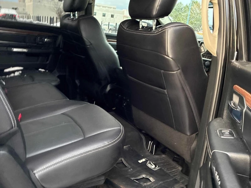 Dodge RAM 1500 * Laramie * CARFAX * БЕЗ ПЪРВОНАЧАЛНА ВНОСКА, снимка 13 - Автомобили и джипове - 52667288