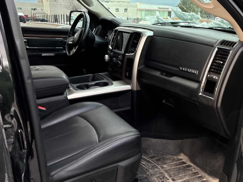 Dodge RAM 1500 * Laramie * CARFAX * БЕЗ ПЪРВОНАЧАЛНА ВНОСКА, снимка 14 - Автомобили и джипове - 52667288