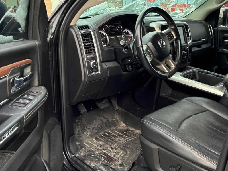 Dodge RAM 1500 * Laramie * CARFAX * БЕЗ ПЪРВОНАЧАЛНА ВНОСКА, снимка 5 - Автомобили и джипове - 52667288