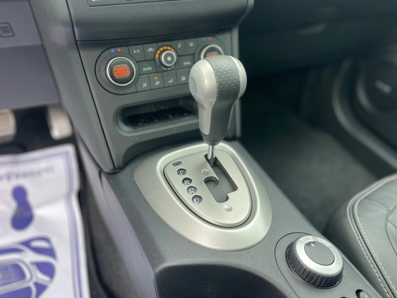Nissan Qashqai 4x4/Navi/Camera/Podgrev/ServizniDok./FULLFULL, снимка 14 - Автомобили и джипове - 52689065
