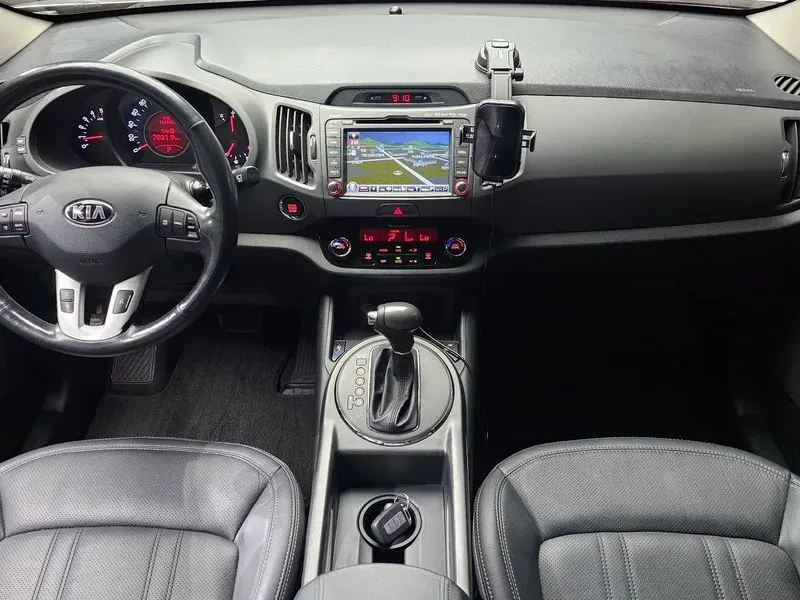 Kia Sportage R 2WD PREMIUM, снимка 7 - Автомобили и джипове - 55789112
