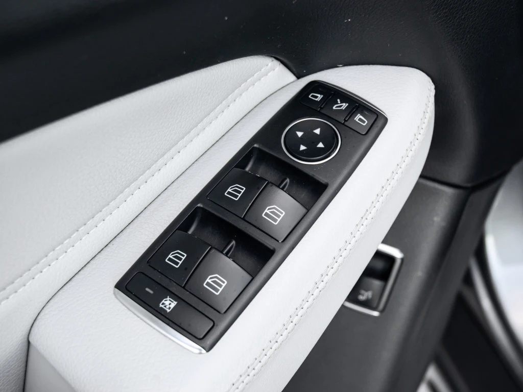 Mercedes-Benz GLE 400 AMG PKG / NIGHT PKG / PANO - изображение 10