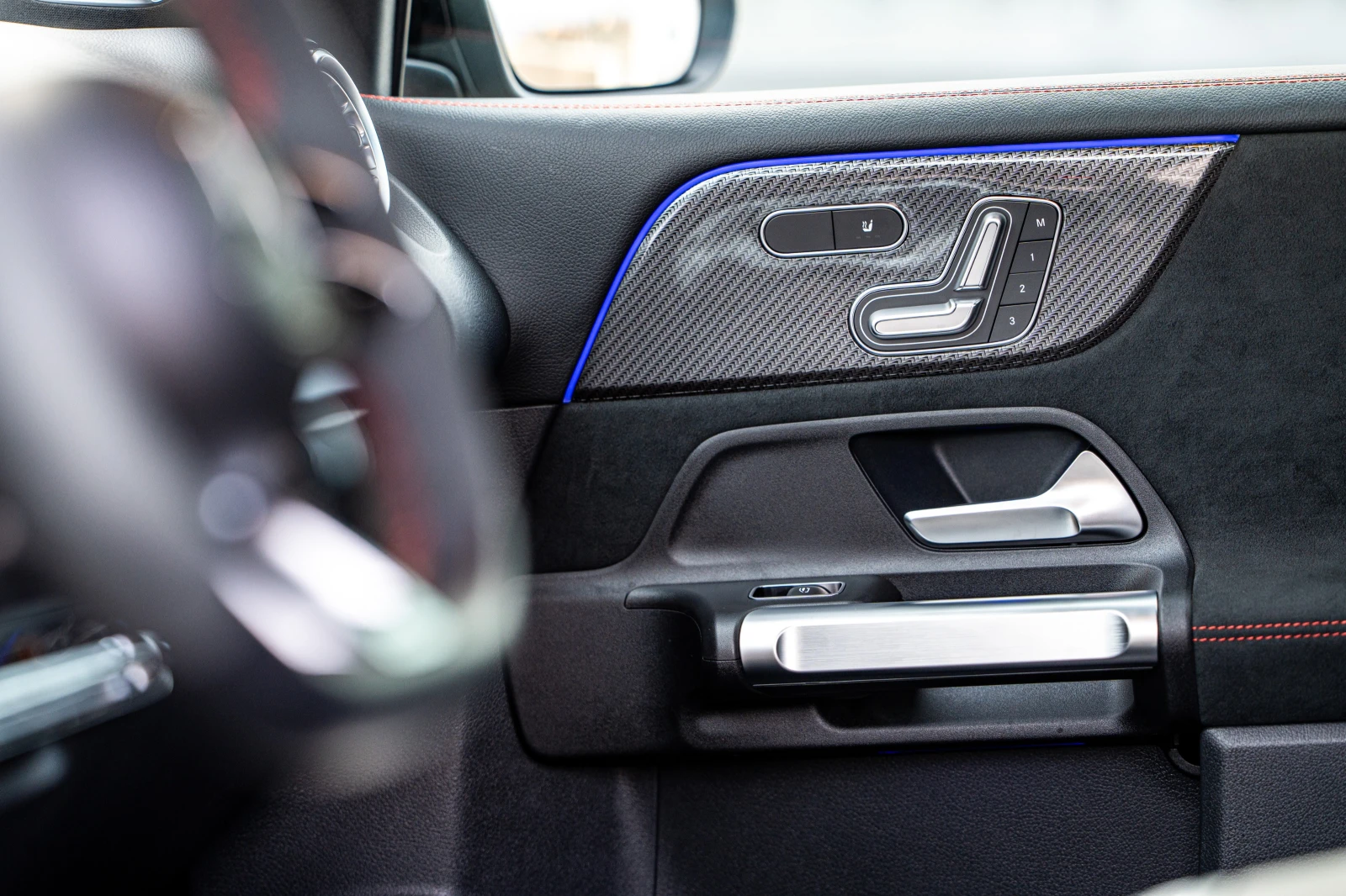 Mercedes-Benz GLB 35 AMG, снимка 16 - Автомобили и джипове - 53991146