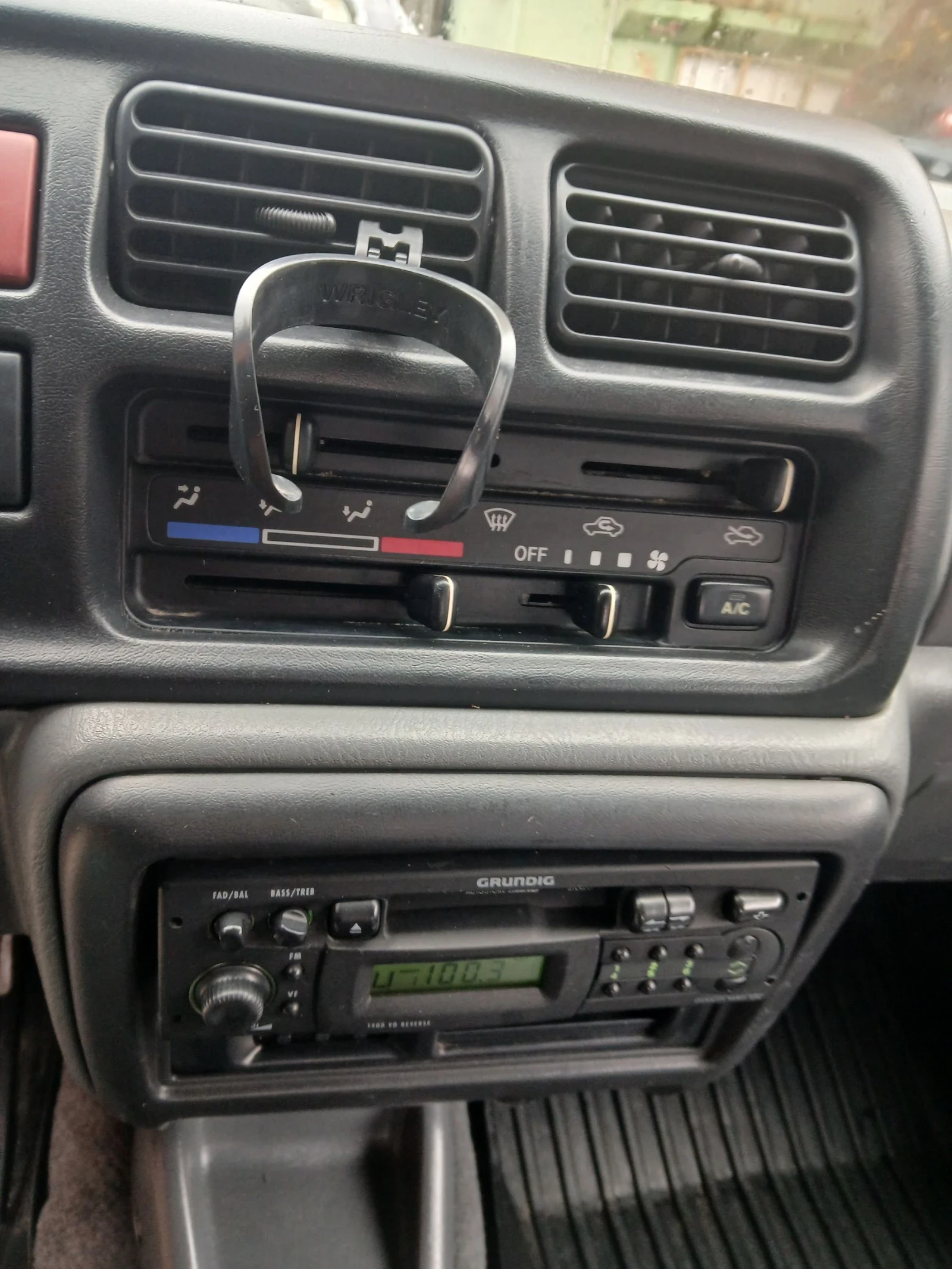 Suzuki Jimny 1.3 i, снимка 16 - Автомобили и джипове - 54163631