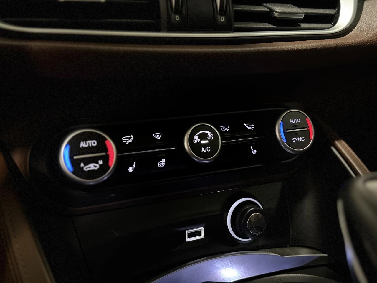 Alfa Romeo Stelvio * ���������� * (���� �� ��) | Mobile.bg � ����������� 15