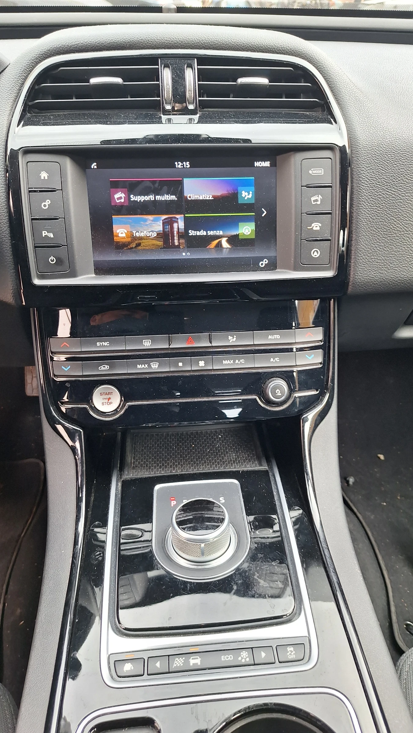 Jaguar XE 2.0D, снимка 7 - Автомобили и джипове - 54487118