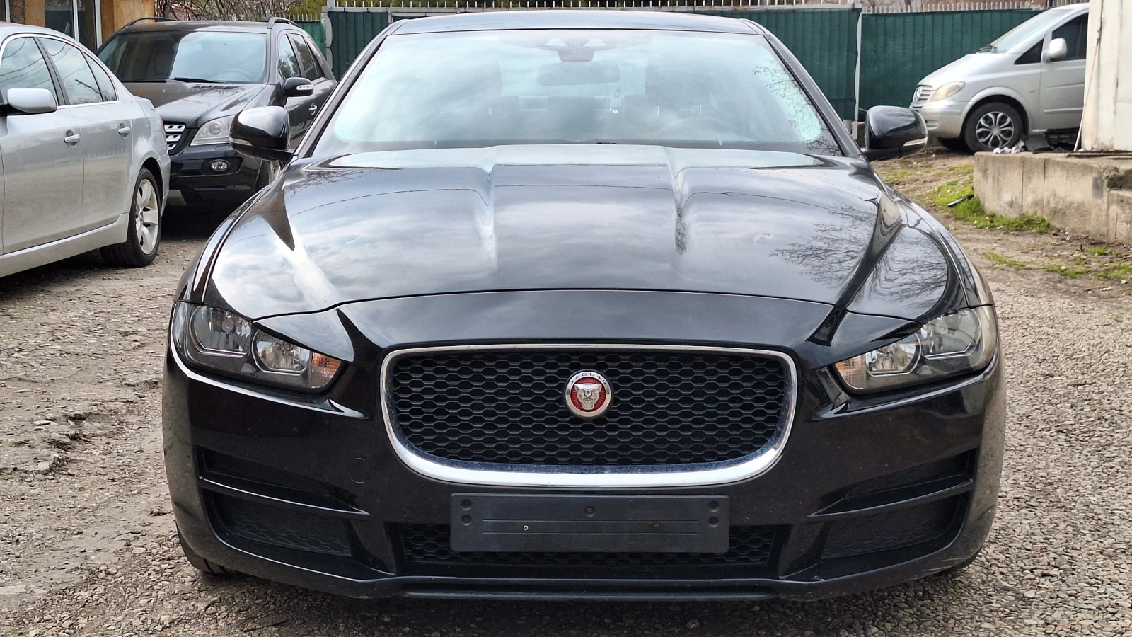 Jaguar XE 2.0D, снимка 2 - Автомобили и джипове - 54487118