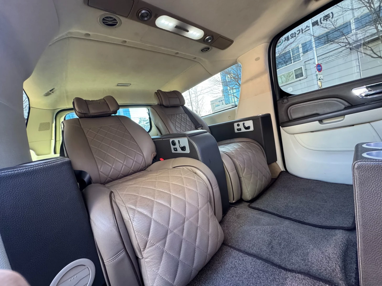Cadillac Escalade 6.2 ESV, снимка 12 - Автомобили и джипове - 54666051