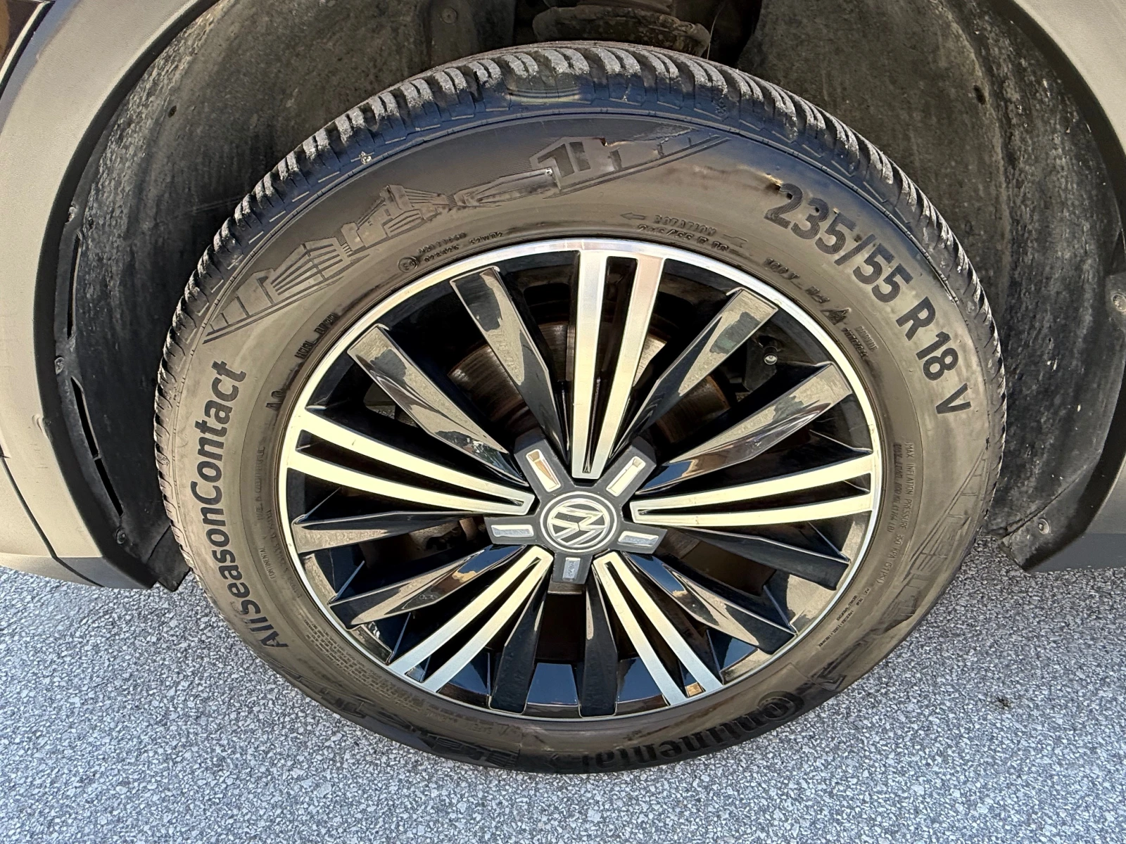 VW Tiguan 2.0TDI 4-MOTION DSG FULL !!! 100% РЕАЛНИ КИЛОМЕТРИ, снимка 7 - Автомобили и джипове - 54911074
