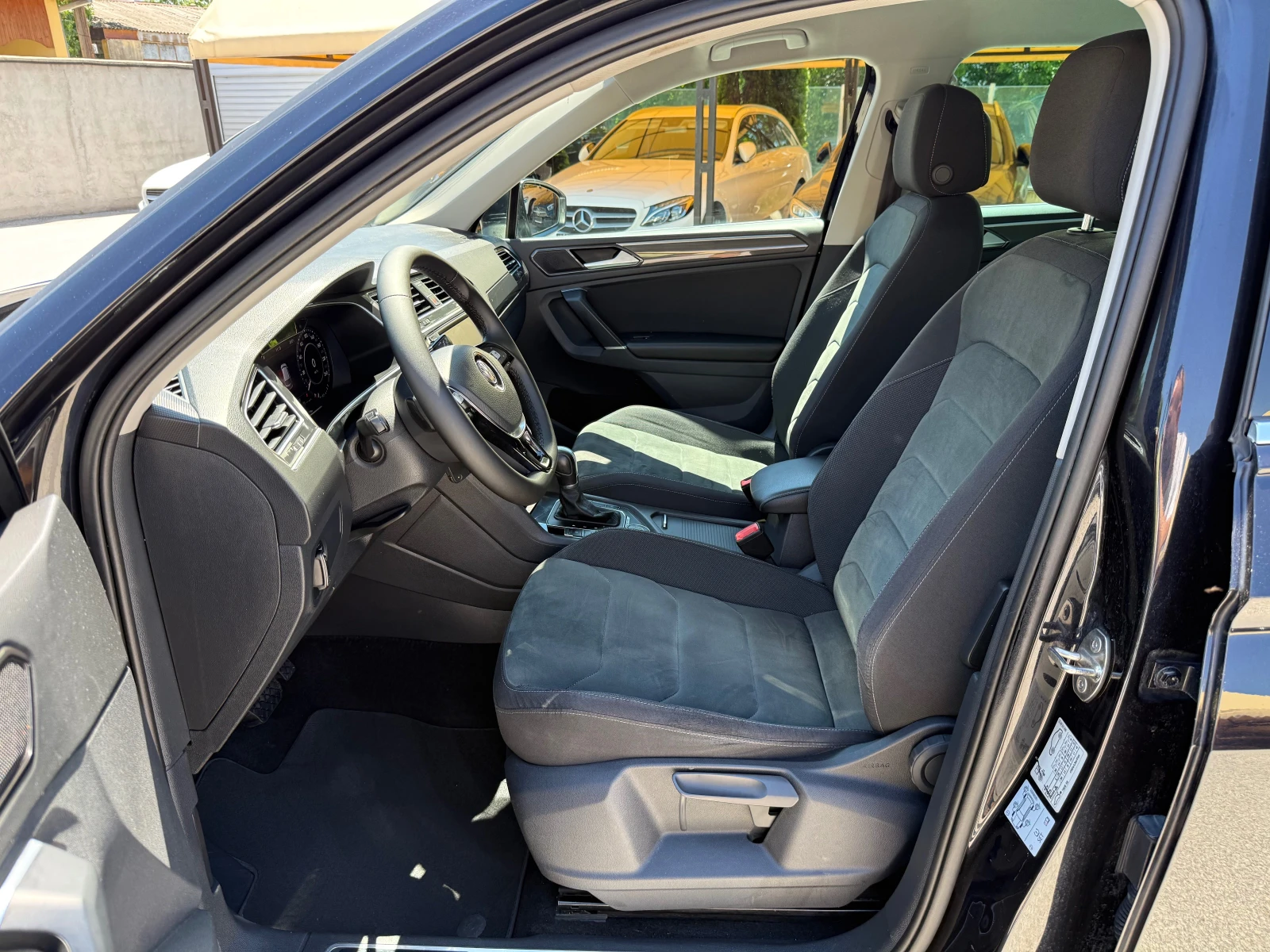 VW Tiguan 2.0TDI 4-MOTION DSG FULL !!! 100% РЕАЛНИ КИЛОМЕТРИ, снимка 9 - Автомобили и джипове - 54911074
