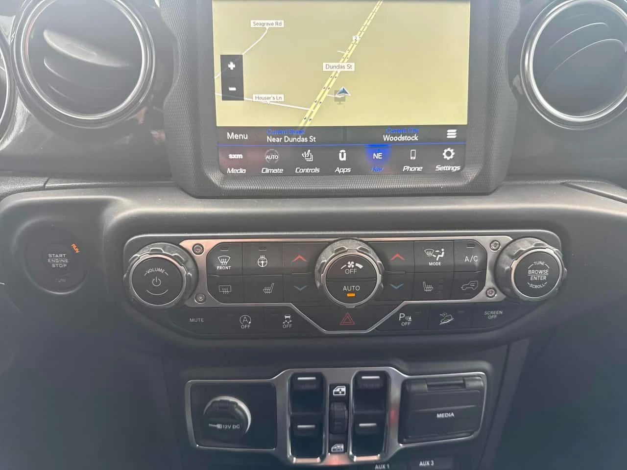 Jeep Wrangler * Sahara * CARFAX * ОПЦИЯ ЗА ФИНАНСИРАНЕ, снимка 16 - Автомобили и джипове - 55326814