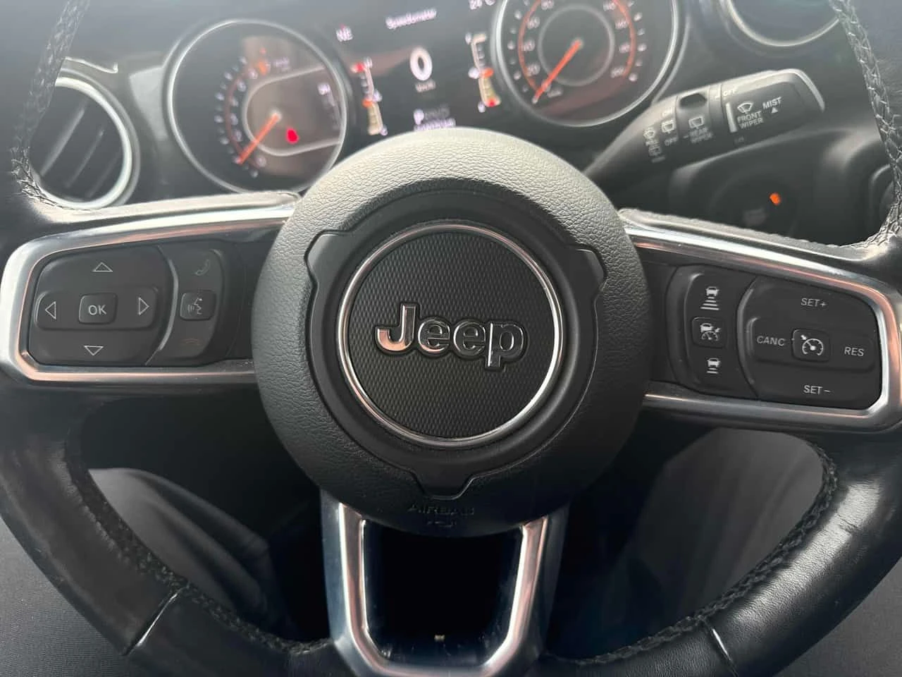 Jeep Wrangler * Sahara * CARFAX * ОПЦИЯ ЗА ФИНАНСИРАНЕ, снимка 15 - Автомобили и джипове - 55326814