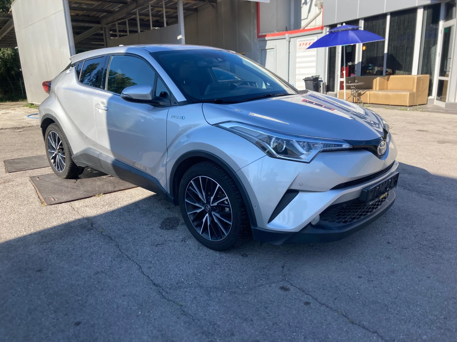 Toyota C-HR 1.8 Hibrid Lonje Original, снимка 2 - Автомобили и джипове - 55510269