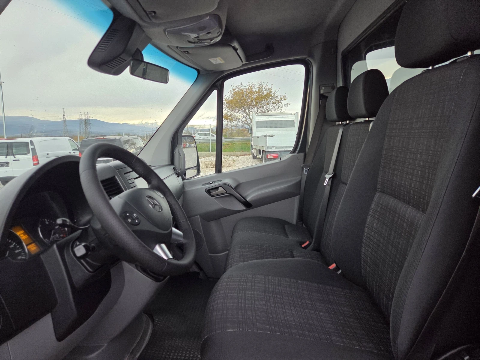 Mercedes-Benz Sprinter 319 CDI, Нави, Климатик, Лед, FULL, Евро 6 - изображение 9