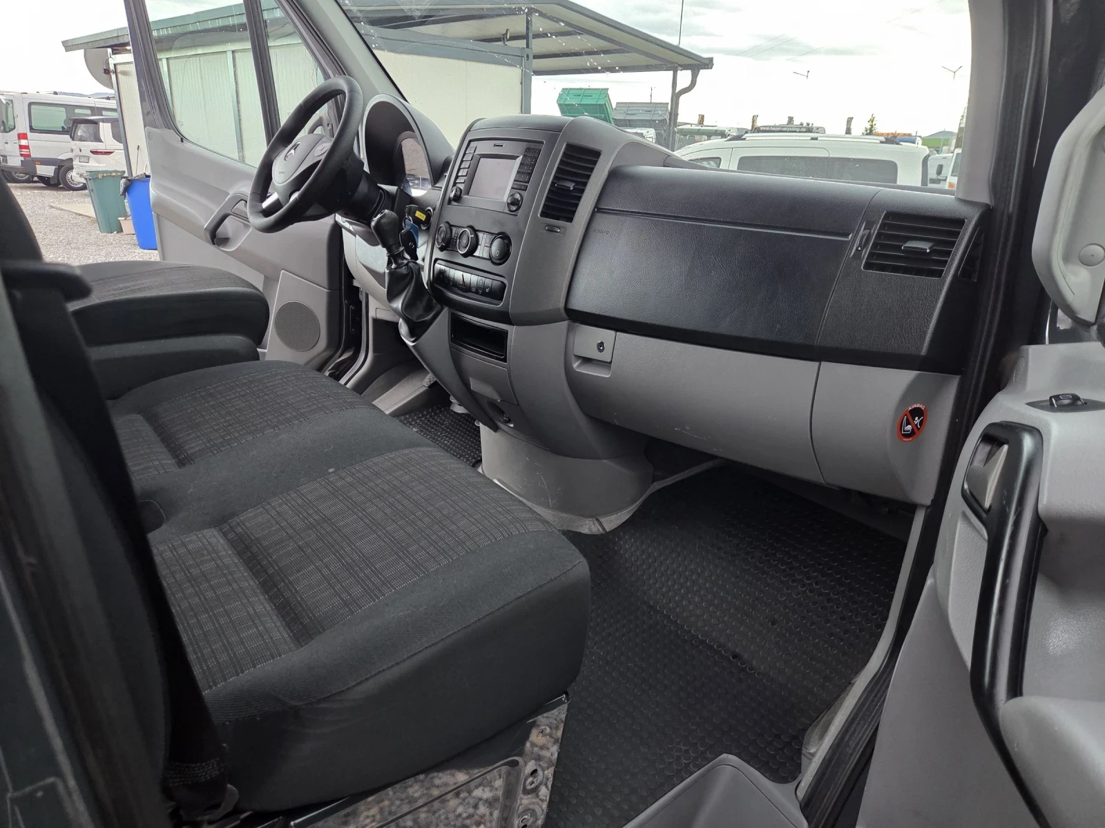 Mercedes-Benz Sprinter 319 CDI, , , , FULL,  6 | Mobile.bg   15
