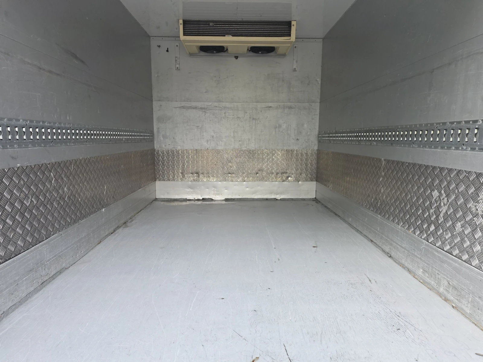 Iveco Daily 35-140 ХЛАДИЛЕН ЦЕНА С ДДС EURO6b, снимка 16 - Бусове и автобуси - 54513210