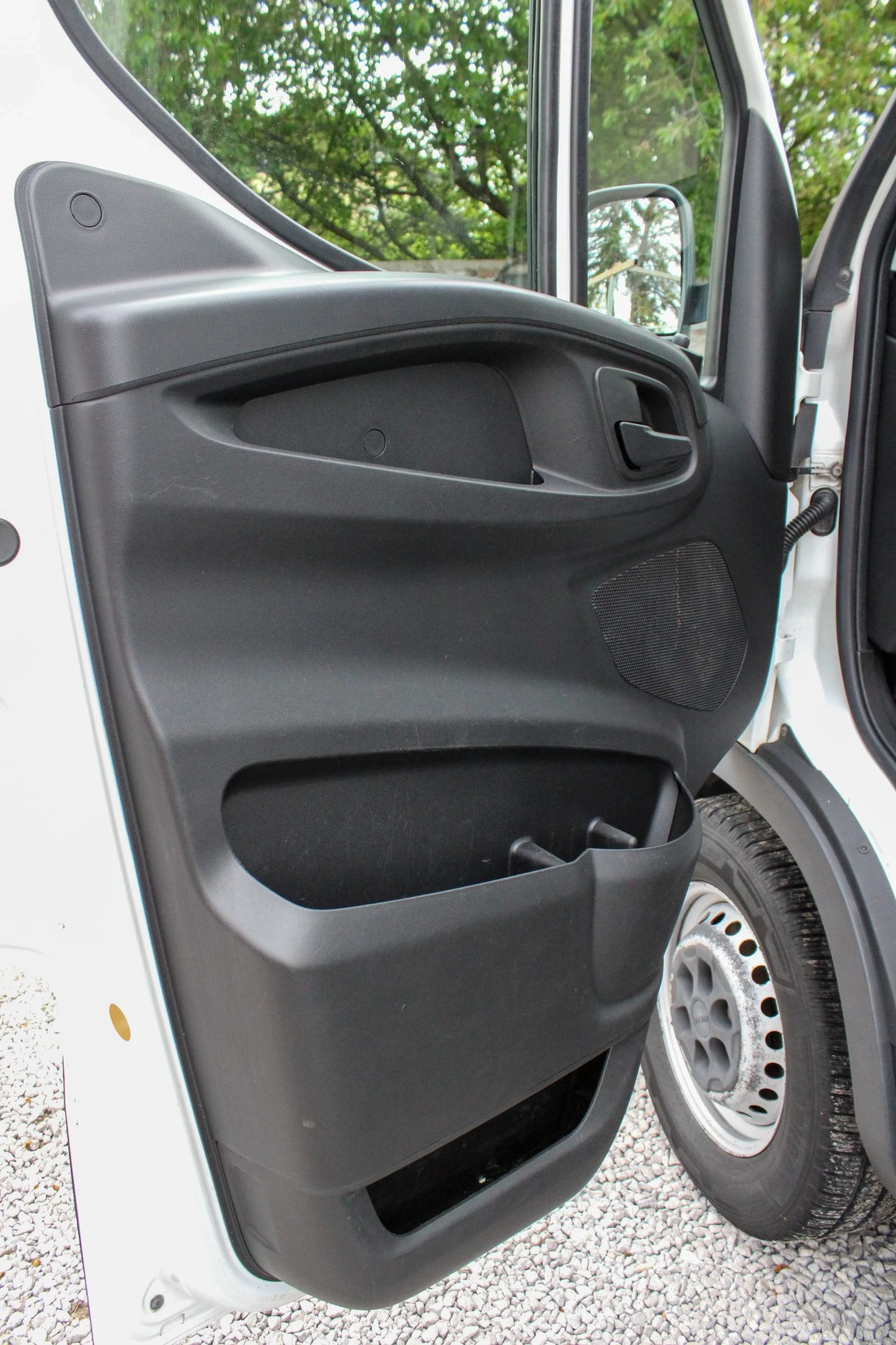 Iveco Daily 35-140 ХЛАДИЛЕН EURO6b, снимка 11 - Бусове и автобуси - 54513210