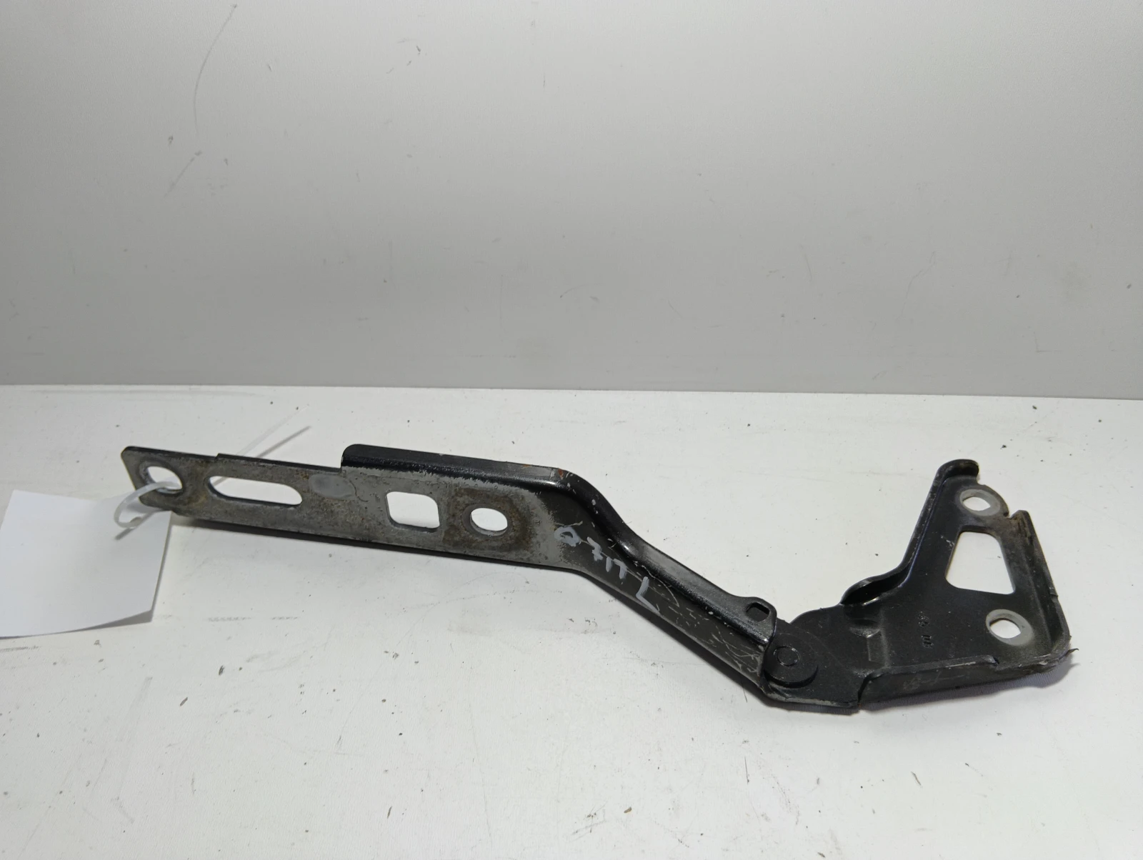 панта преден капак лява 4L0823301 Audi Q7