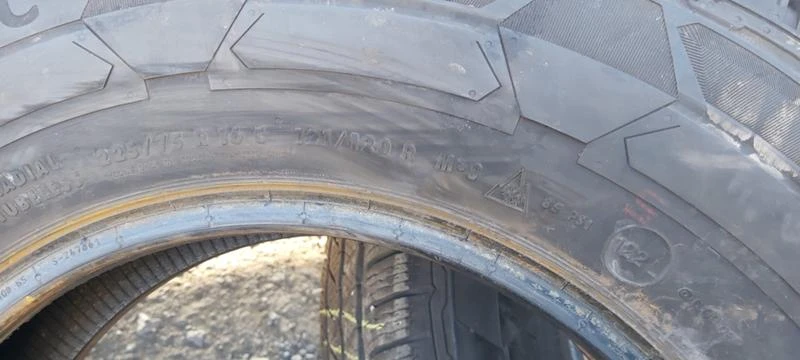 Гуми Зимни 225/75R16, снимка 5 - Гуми и джанти - 31141788