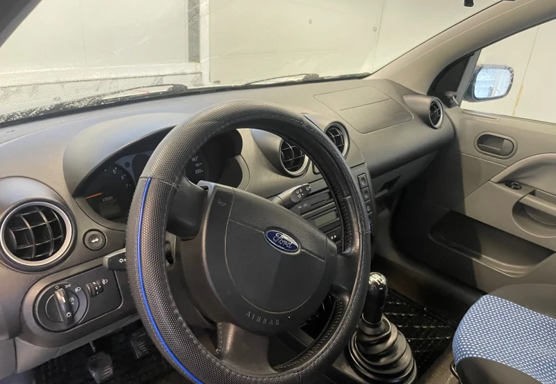 Ford Fiesta, снимка 3 - Автомобили и джипове - 48405440