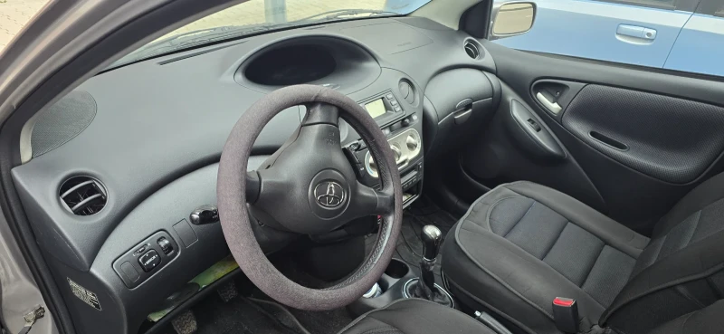 Toyota Yaris, снимка 4 - Автомобили и джипове - 48479186