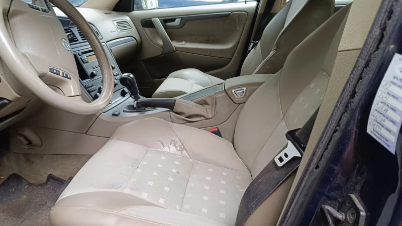 Volvo V70 LPG газ, снимка 9 - Автомобили и джипове - 52493660