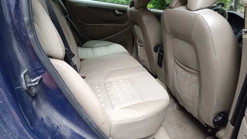 Volvo V70 LPG газ, снимка 11 - Автомобили и джипове - 52493660