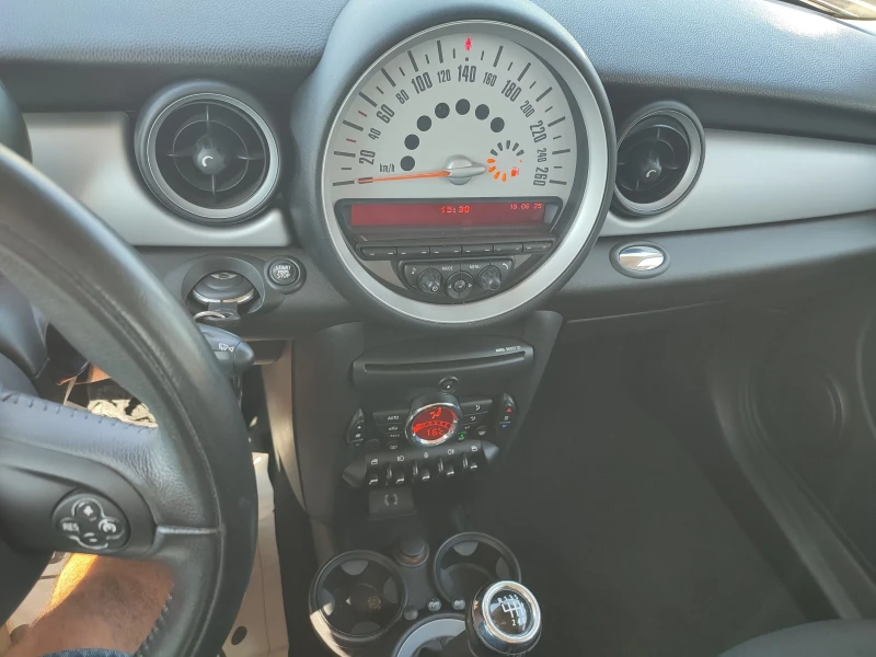 Mini One 1.6 D 90 k. c. , снимка 14 - Автомобили и джипове - 52043708