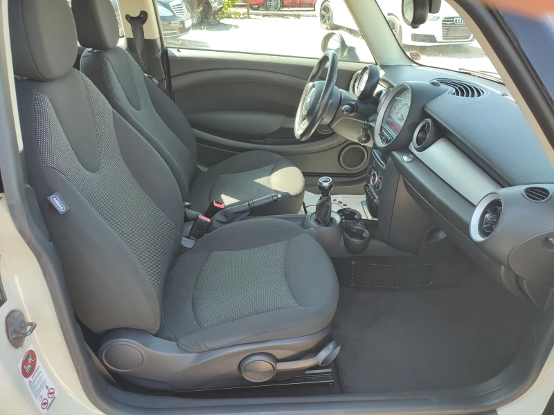 Mini One 1.6 D 90 k. c. , снимка 11 - Автомобили и джипове - 52043708