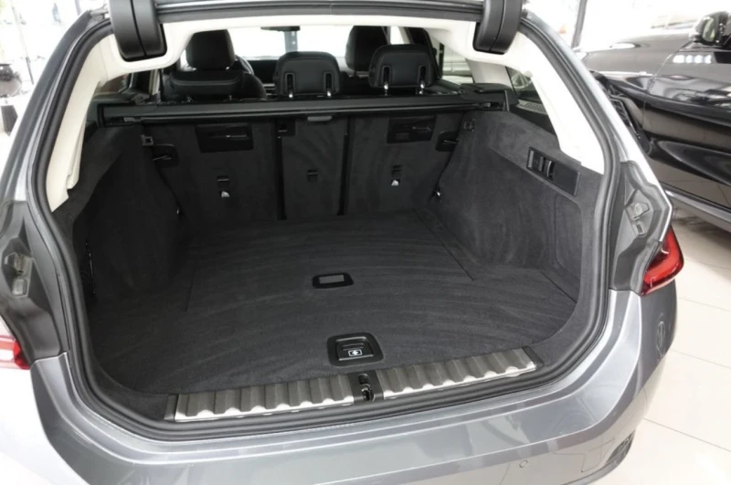 BMW 320 M47 Mild-Hybrid 2023 Model, снимка 13 - Автомобили и джипове - 53286882