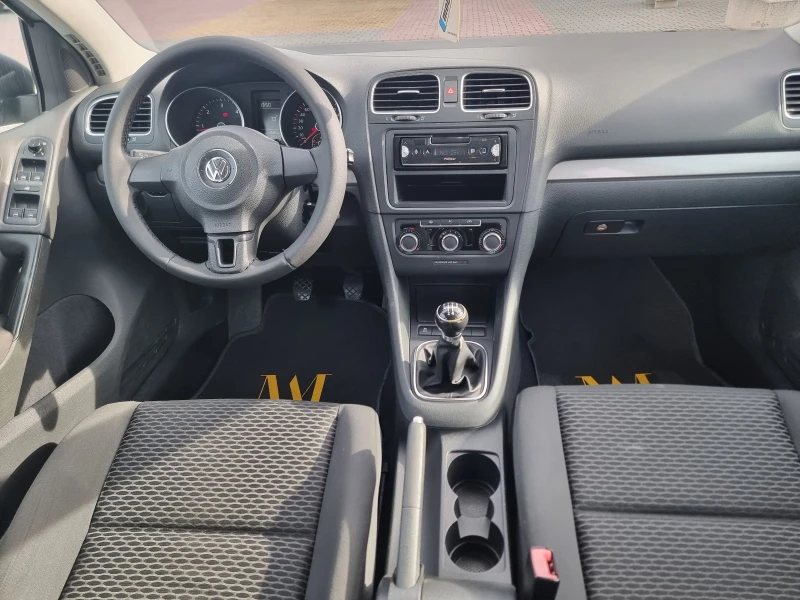 VW Golf 1.6 TDI , снимка 9 - Автомобили и джипове - 53596607