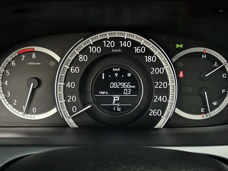 Honda Accord 2.4 Бензин, снимка 5 - Автомобили и джипове - 55568943
