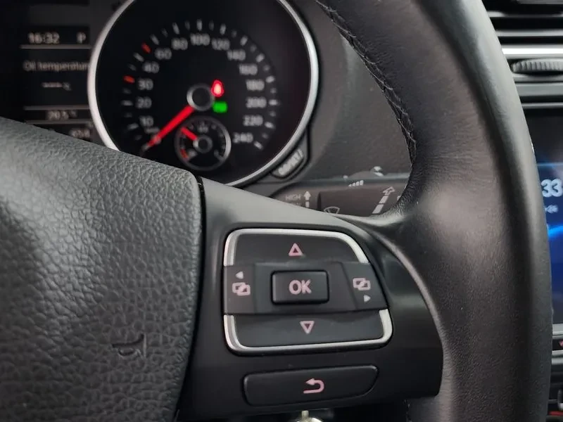 VW Golf 2.0 Tdi Style Edition, снимка 16 - Автомобили и джипове - 55748560