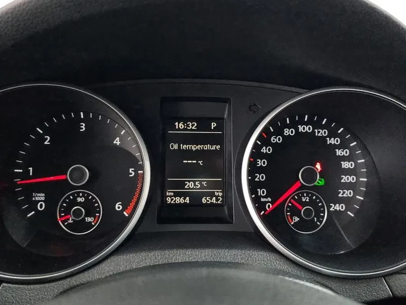 VW Golf 2.0 Tdi Style Edition, снимка 7 - Автомобили и джипове - 55748560