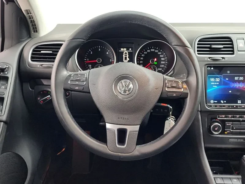 VW Golf 2.0 Tdi Style Edition, снимка 12 - Автомобили и джипове - 55748560