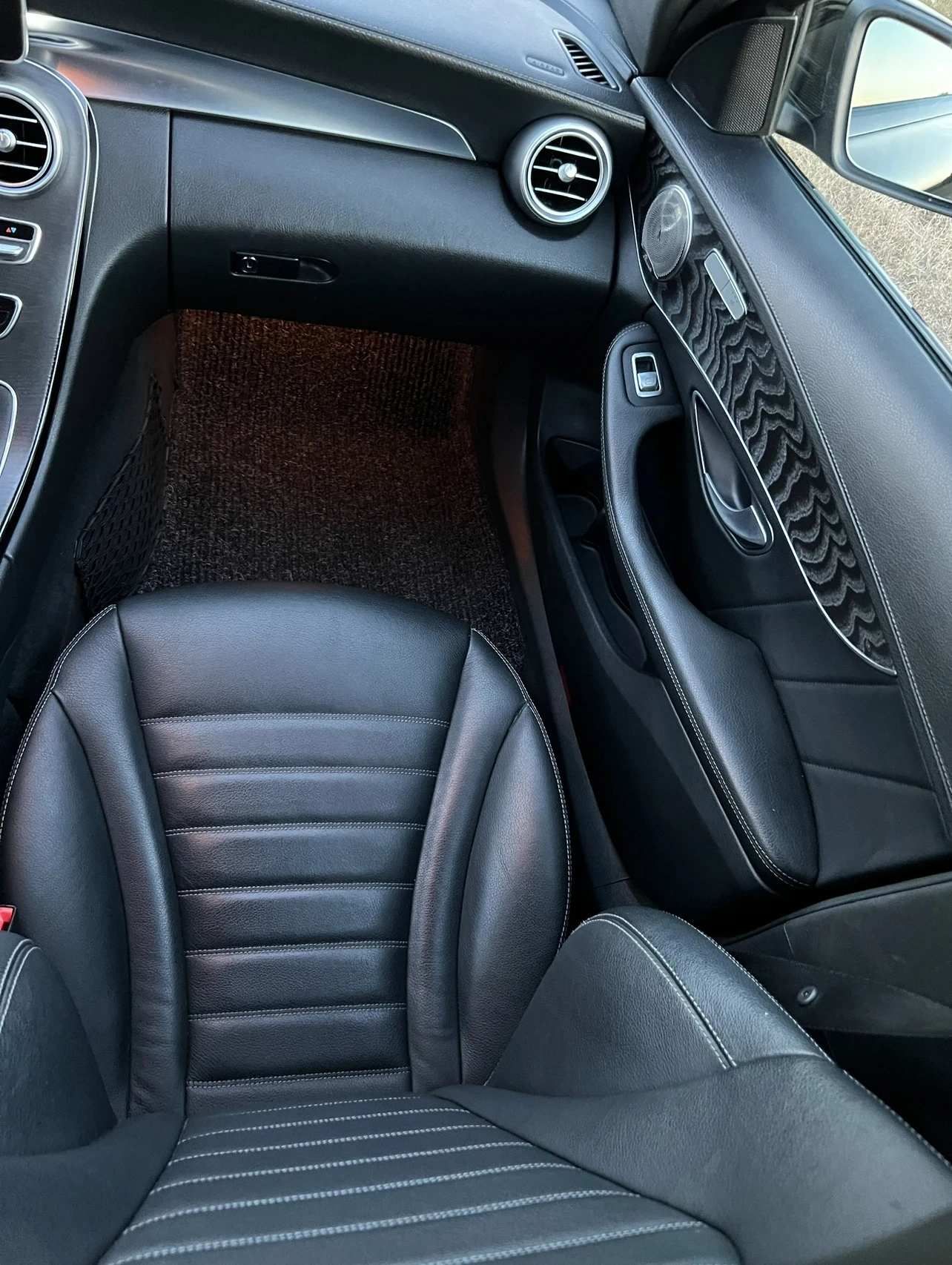 Mercedes-Benz C 250 AMG LINE Sport        ( Black) - изображение 8
