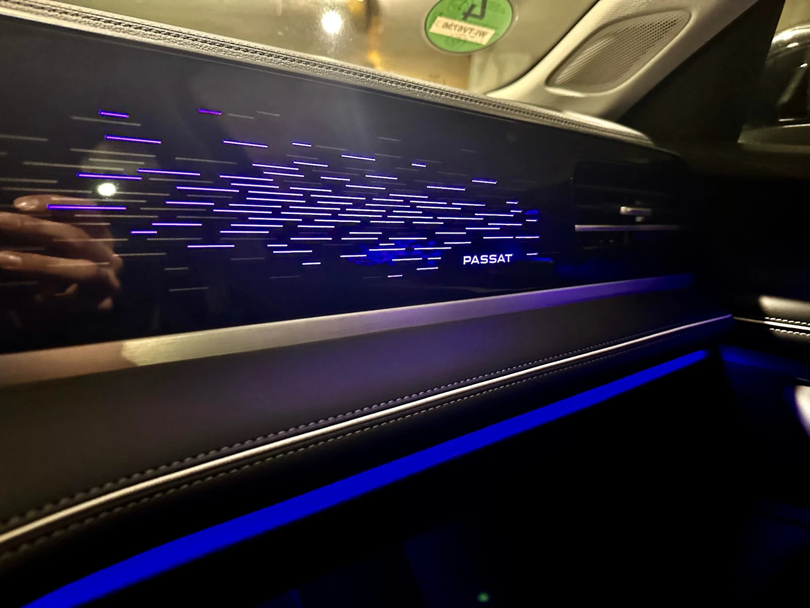 VW Passat ELEGANCE 2.0 150 - изображение 8