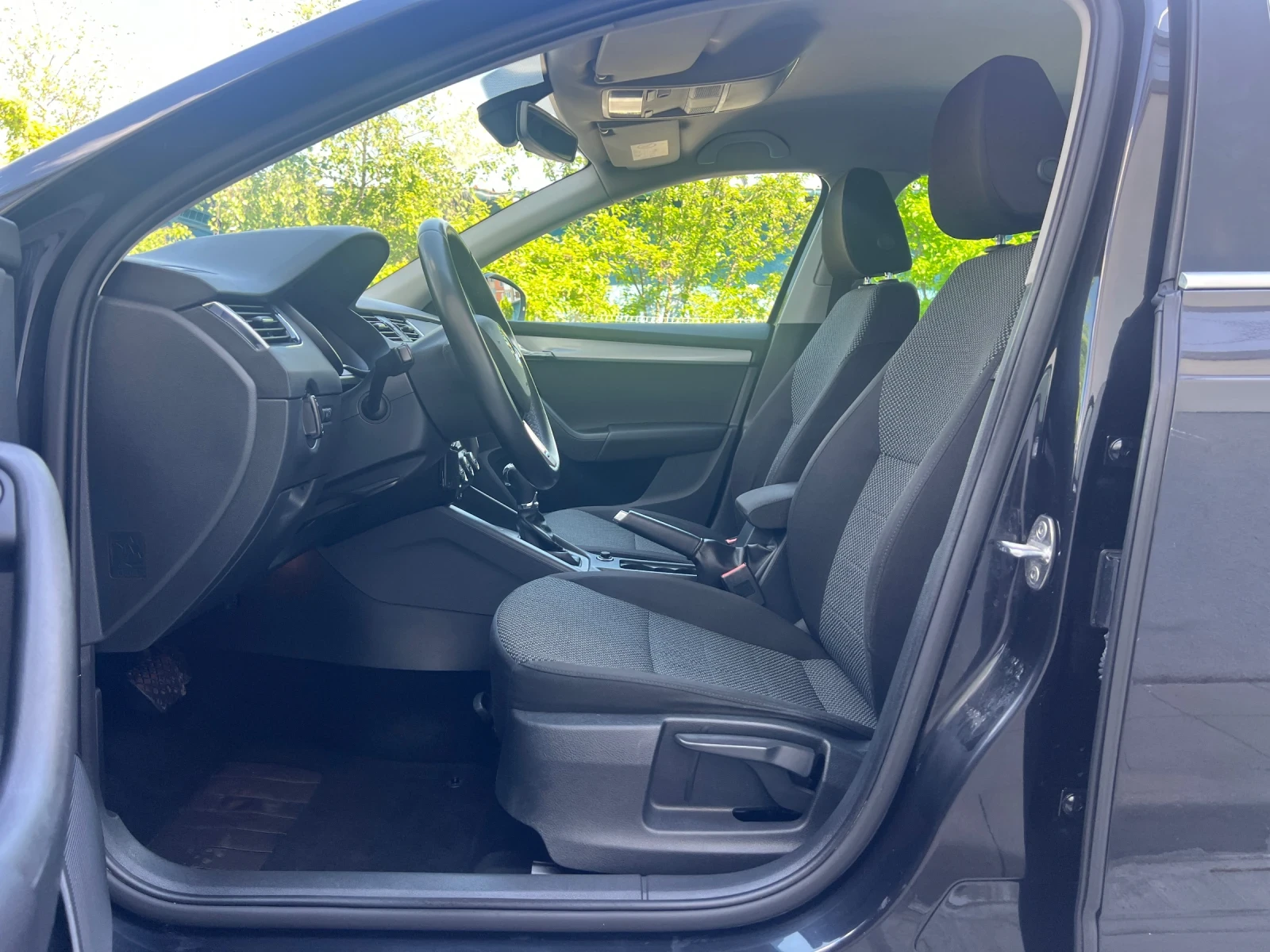 Skoda Octavia  DSG NAVI Facelift , снимка 12 - Автомобили и джипове - 54442648
