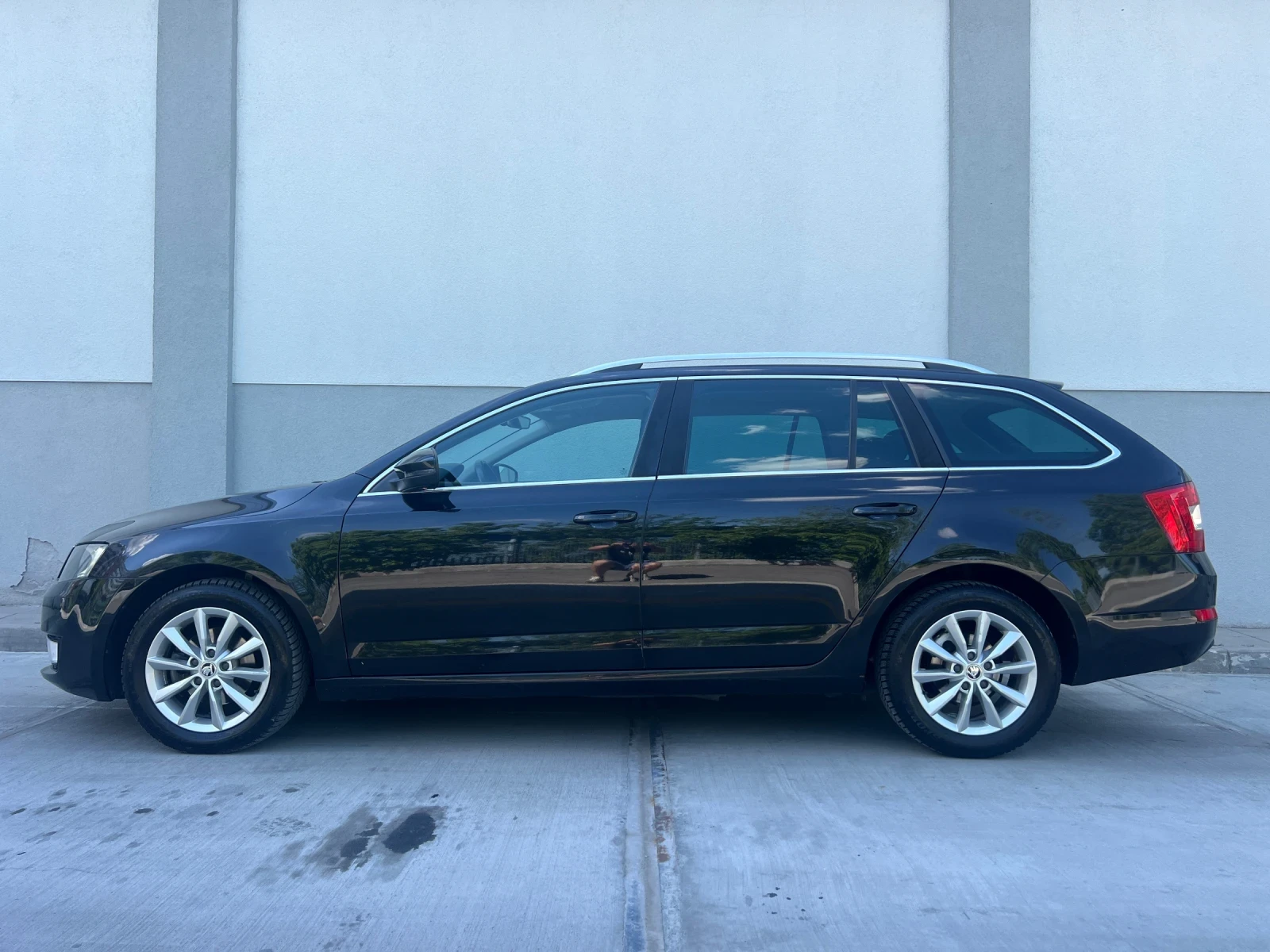 Skoda Octavia  DSG NAVI Facelift , снимка 4 - Автомобили и джипове - 54442648