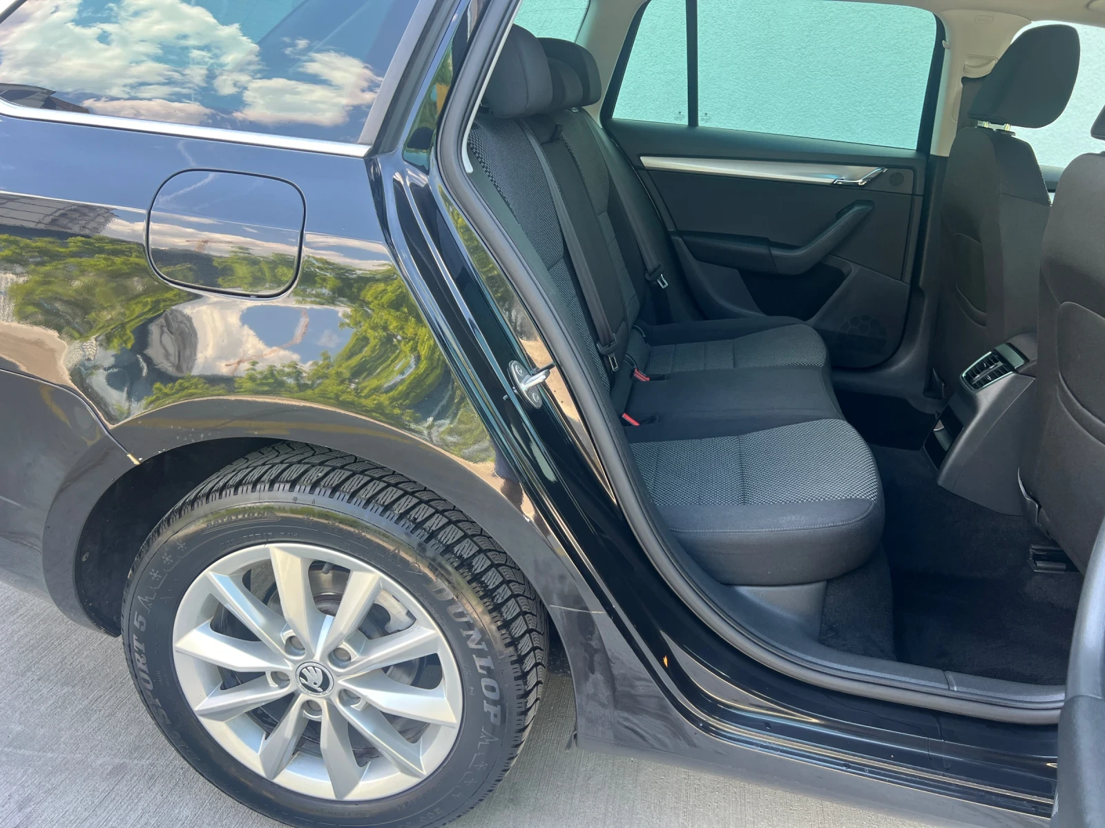 Skoda Octavia  DSG NAVI Facelift , снимка 14 - Автомобили и джипове - 54442648