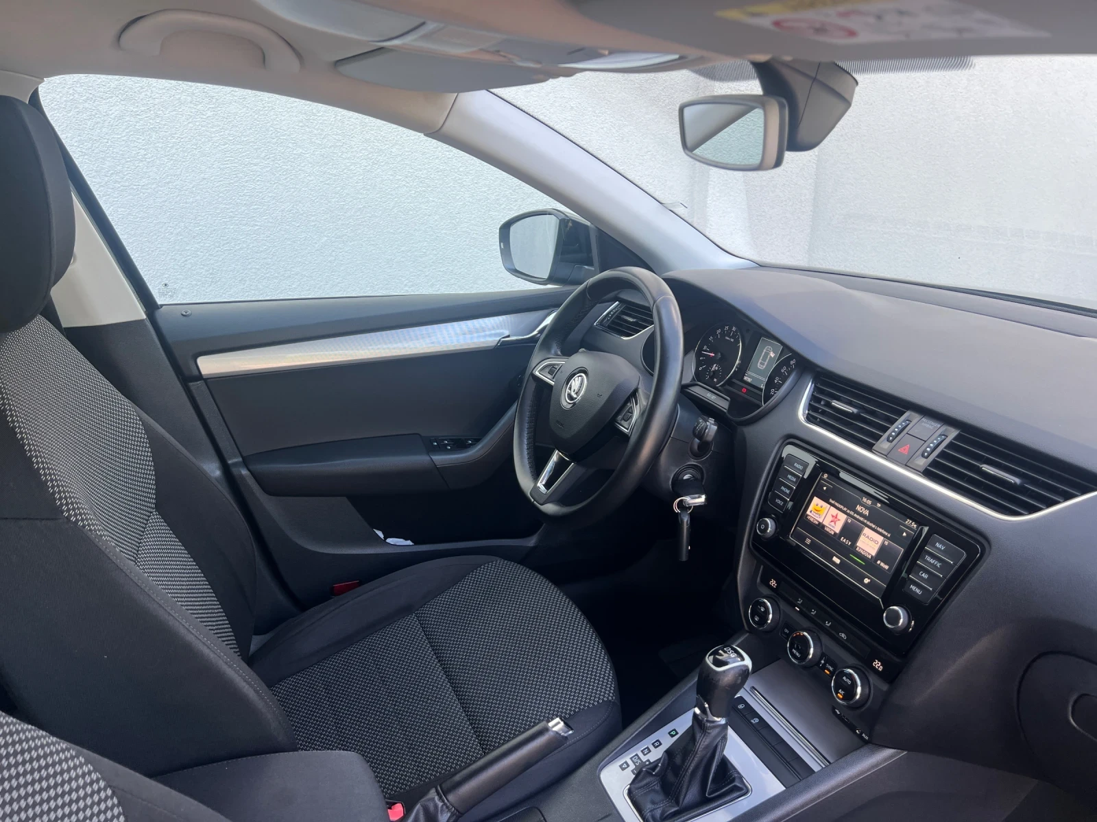 Skoda Octavia  DSG NAVI Facelift , снимка 16 - Автомобили и джипове - 54442648