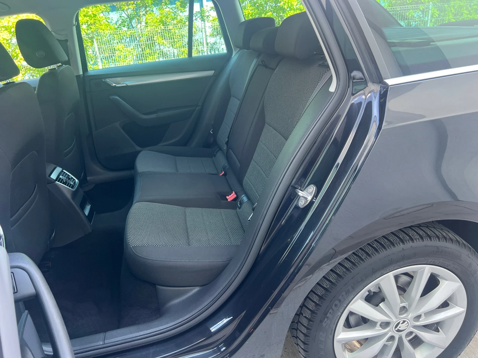 Skoda Octavia  DSG NAVI Facelift , снимка 13 - Автомобили и джипове - 54442648