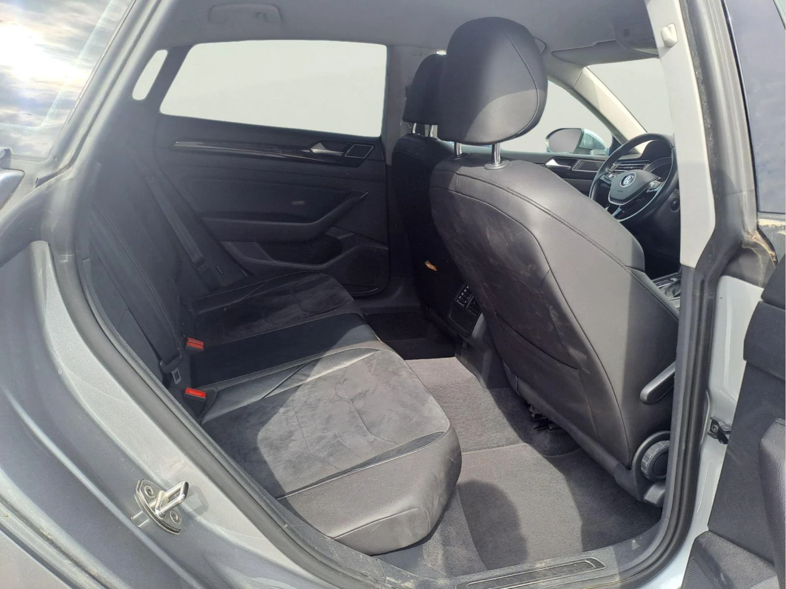 VW Arteon 2.0 TDI, снимка 10 - Автомобили и джипове - 56145147