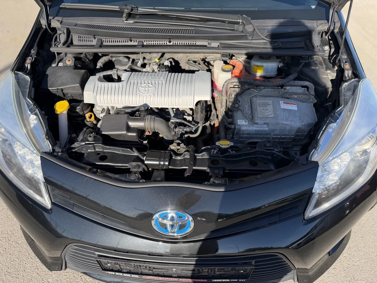 Toyota Yaris 1.5HYBRID CAMERA, снимка 16 - Автомобили и джипове - 56375255