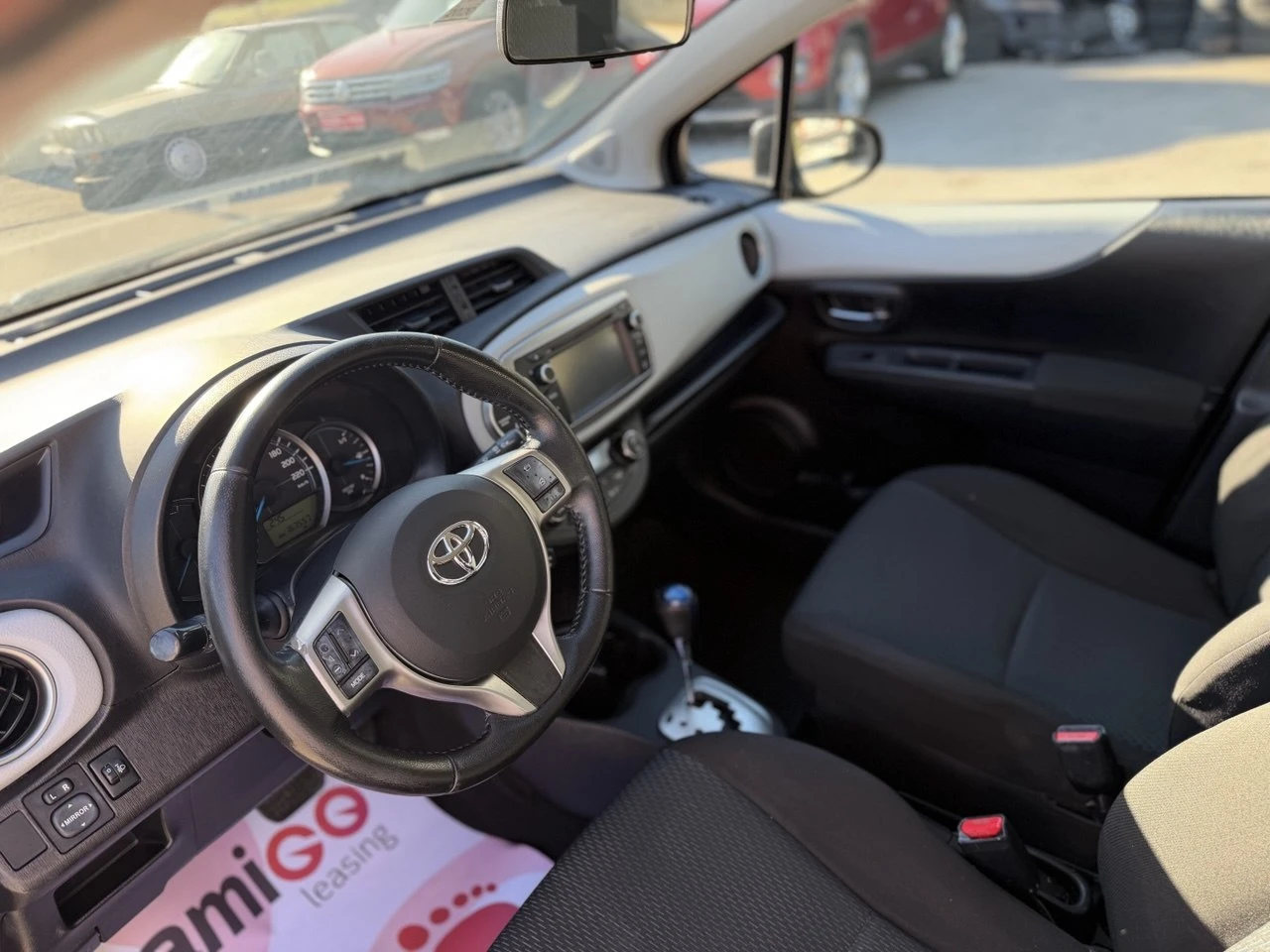 Toyota Yaris 1.5HYBRID CAMERA, снимка 10 - Автомобили и джипове - 56375255