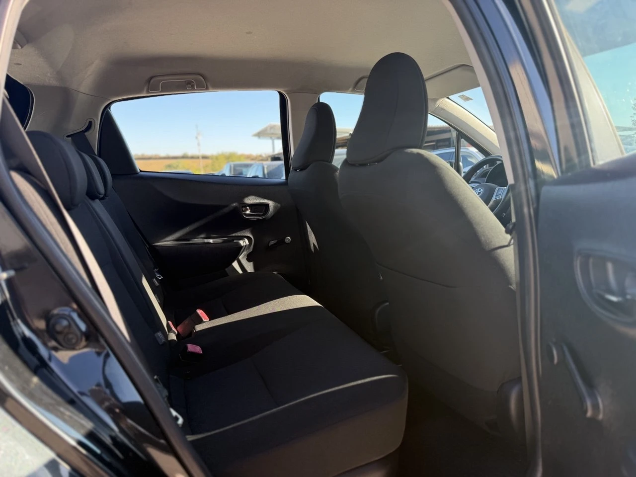 Toyota Yaris 1.5HYBRID CAMERA, снимка 12 - Автомобили и джипове - 56375255