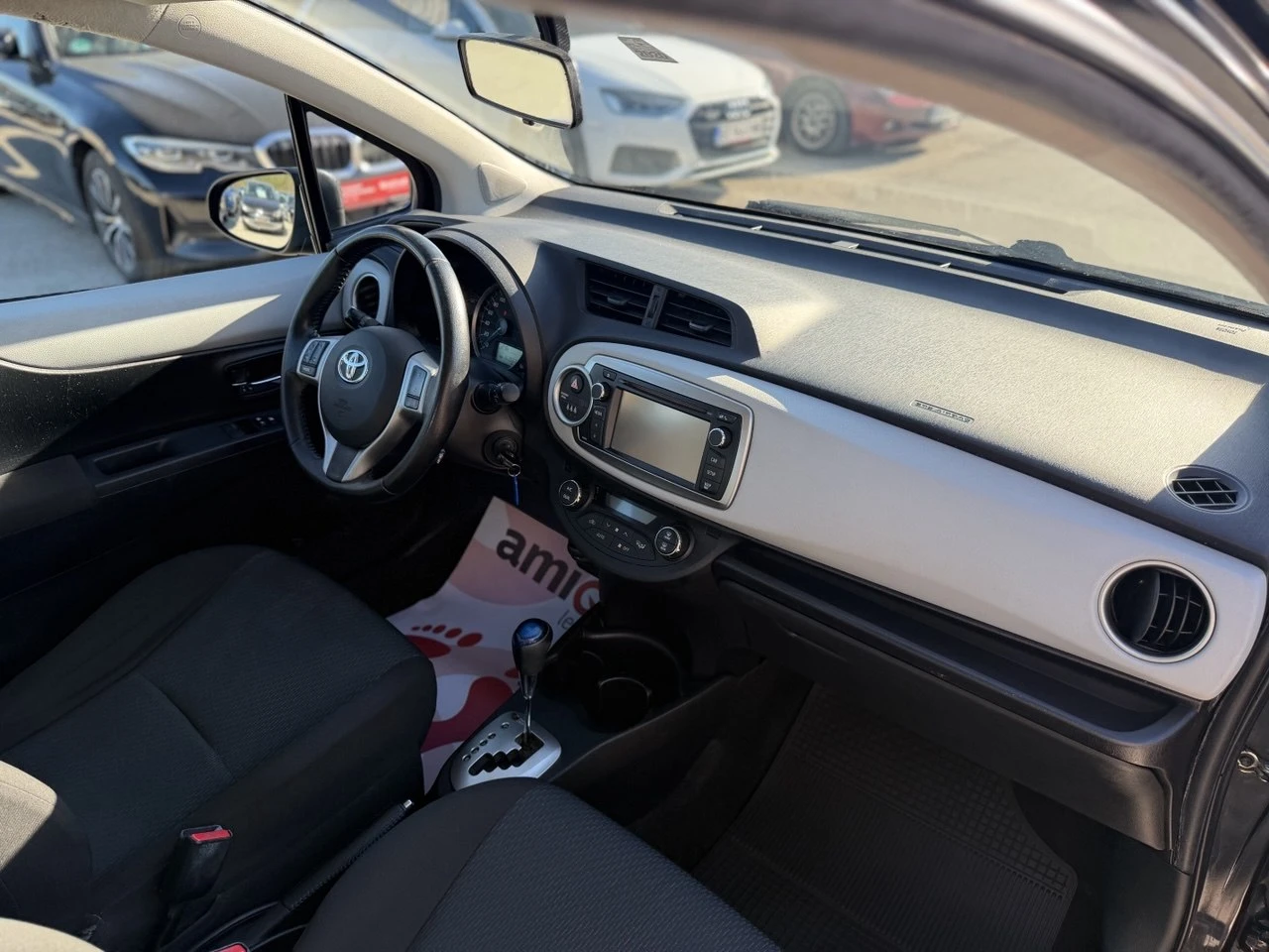 Toyota Yaris 1.5HYBRID CAMERA, снимка 15 - Автомобили и джипове - 56375255