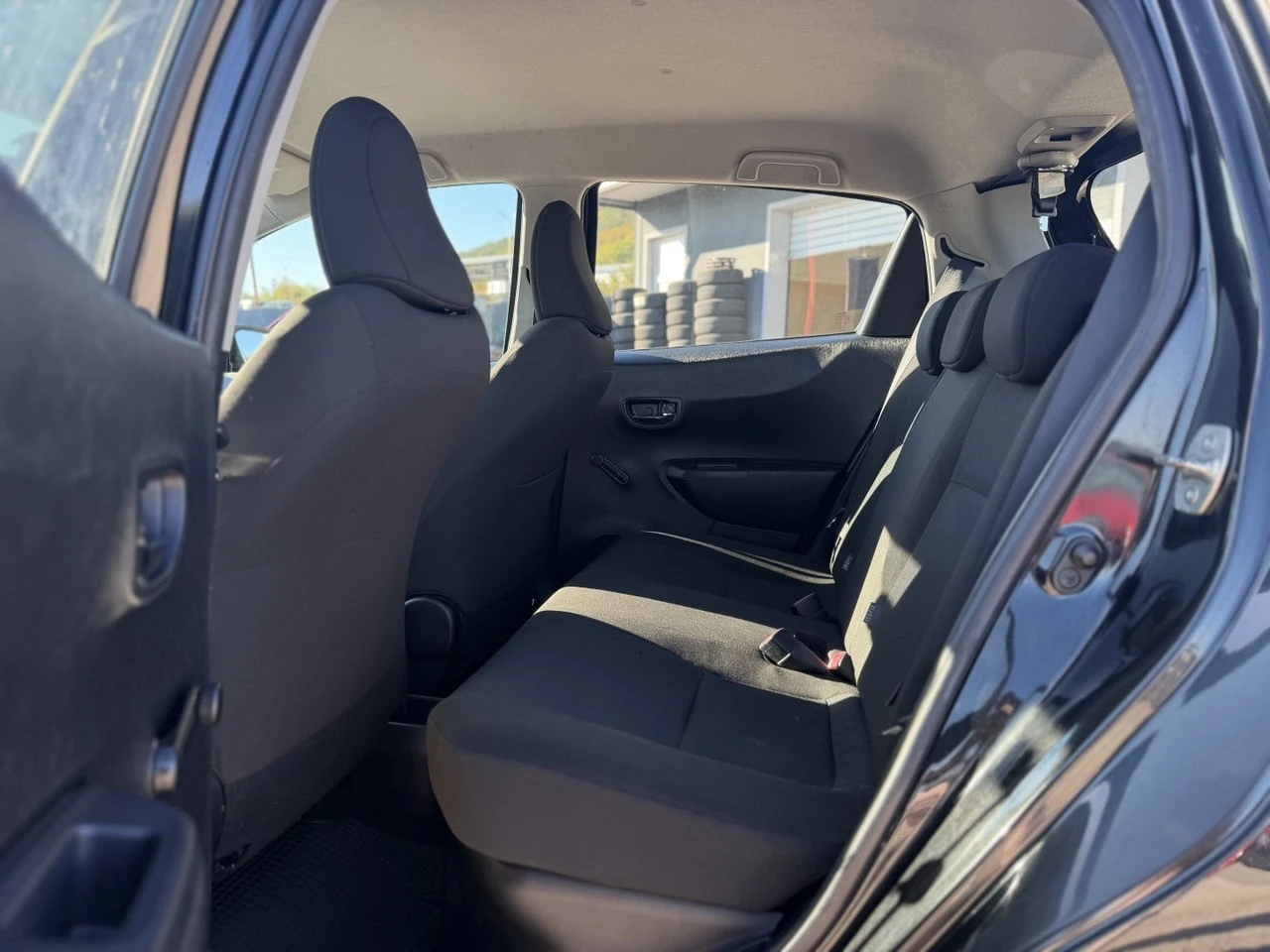 Toyota Yaris 1.5HYBRID CAMERA, снимка 11 - Автомобили и джипове - 56375255