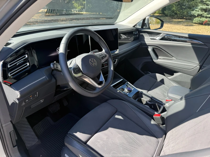 VW Tiguan Elegance 1.5 eTSI DSG, снимка 14 - Автомобили и джипове - 52530571